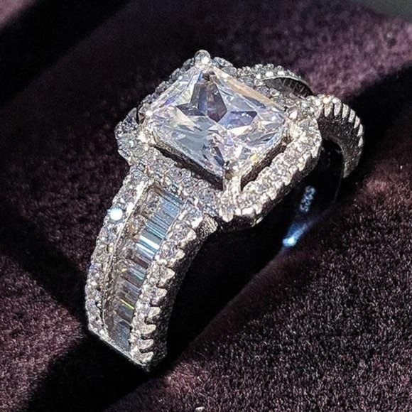 DIAMOND 925 STERLING SILVER ENGAGEMENT RING, CUTE RING, SHINY RING.